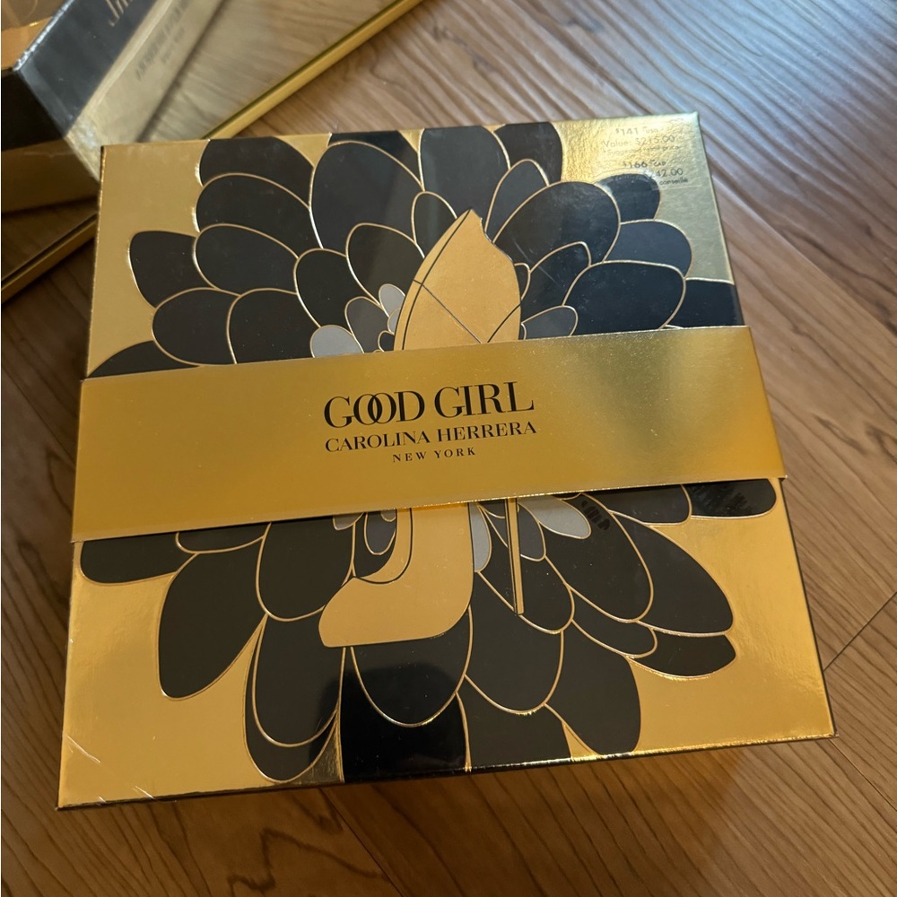 Carolina Herrera Good Girl Gold and Black Gift Box